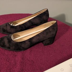 Geox Elegant Dark Brown Suede Heels